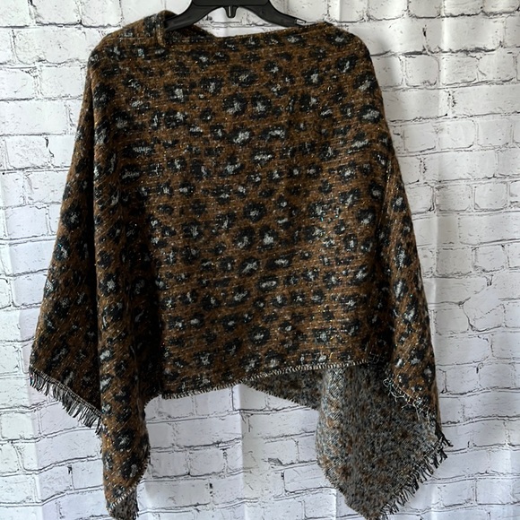 love of fashion Sweaters - Love of Fashion Cheetah Poncho